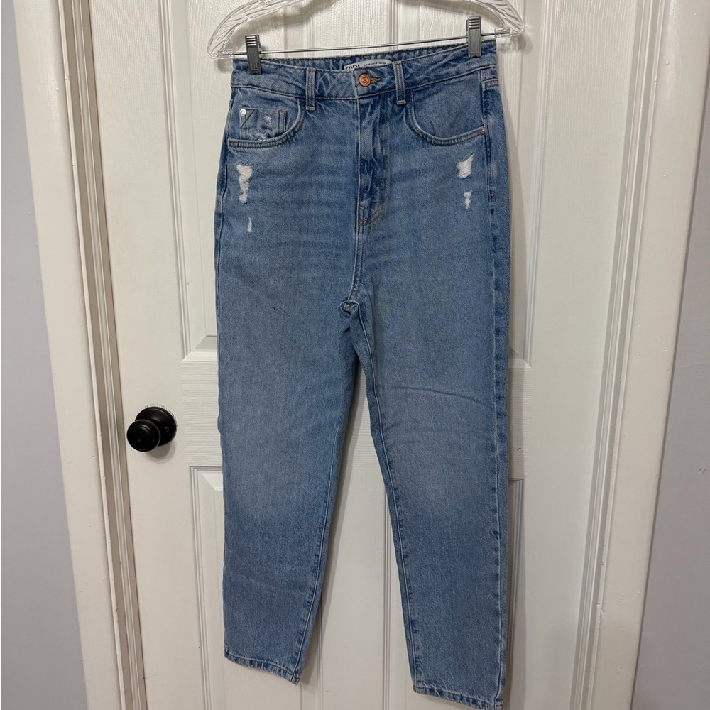 ZARA high rise mom jeans size 6 light distressing